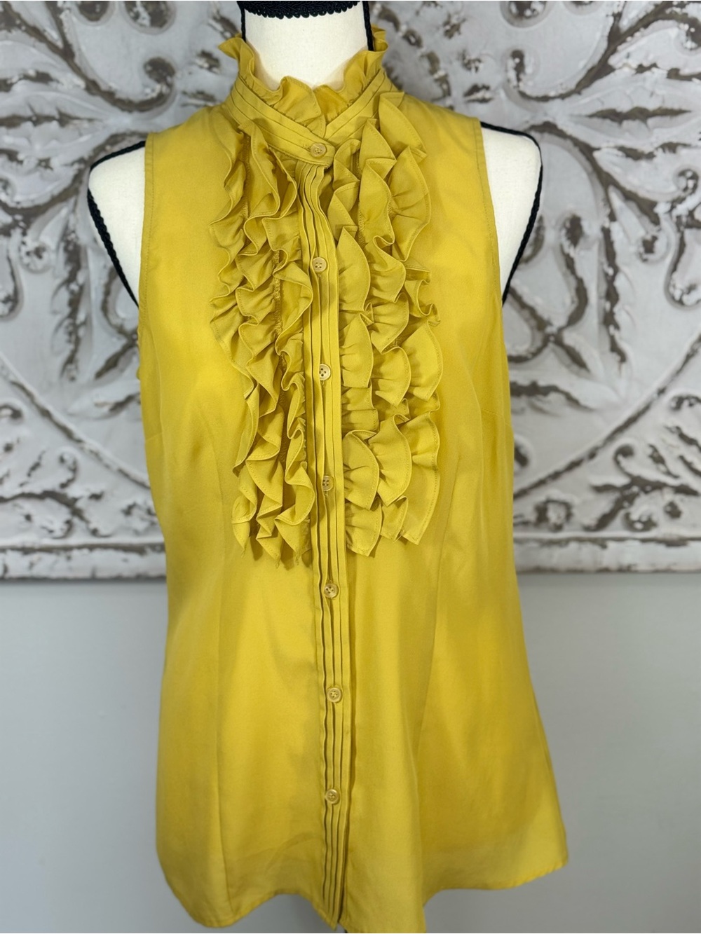 THE LIMITED Mustard Yellow Ruffle Sleeveless Blouse – Medium